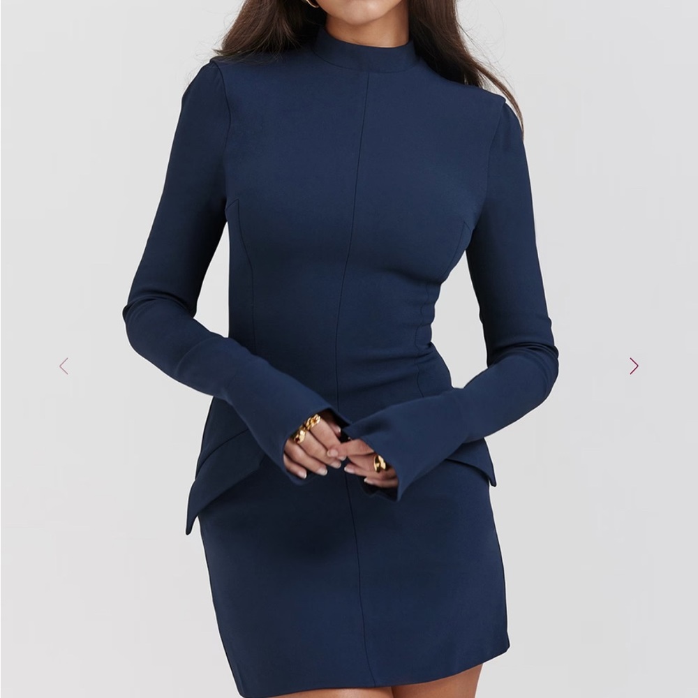 House of CB MAHALIA Navy Mini Dress
Retails $269 PLAY CONDITION SEE DESCRIPTION